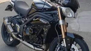 Triumph Speed Triple 1050 (2011 - 13) 
