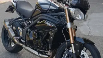 Triumph Speed Triple 1050 (2011 - 13) usata