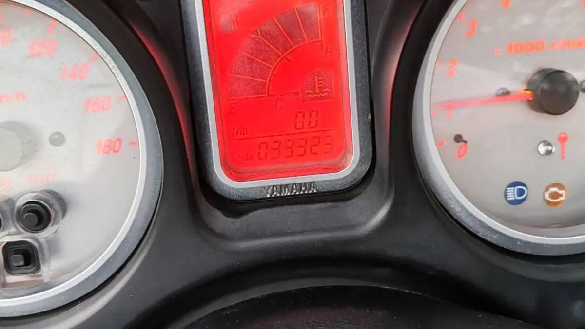 Yamaha T-Max 500 (2004 - 07)  (4)