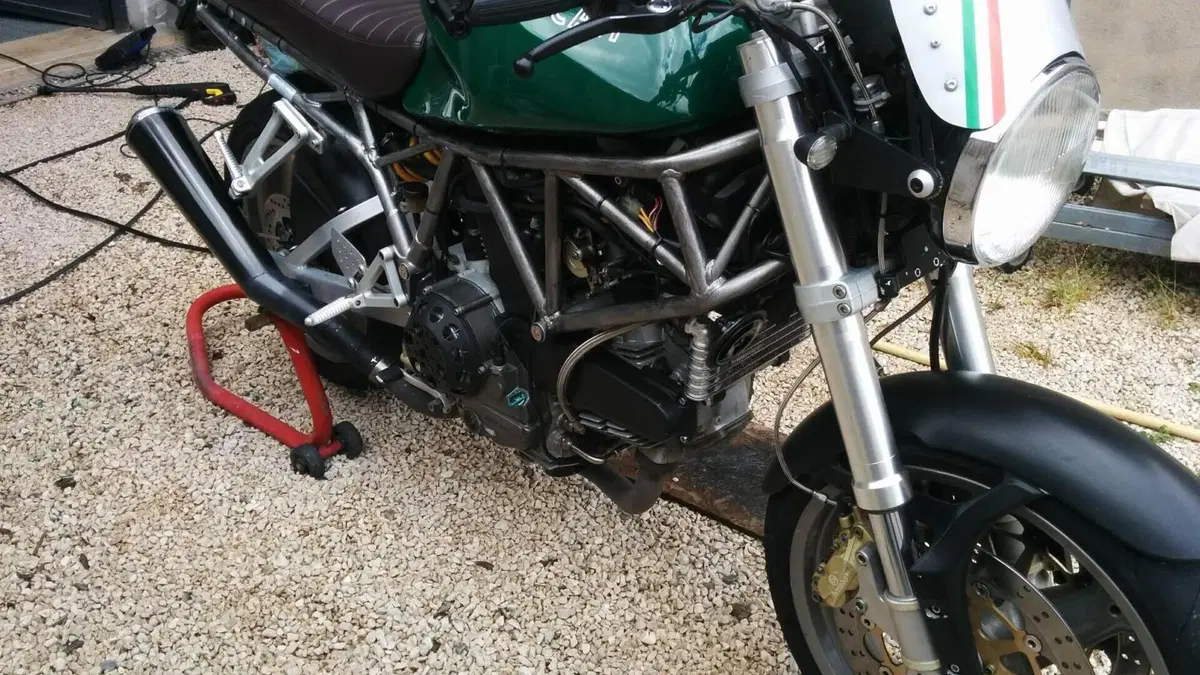 Ducati Sport 750 HF I.E. (2001 - 02)  (16)