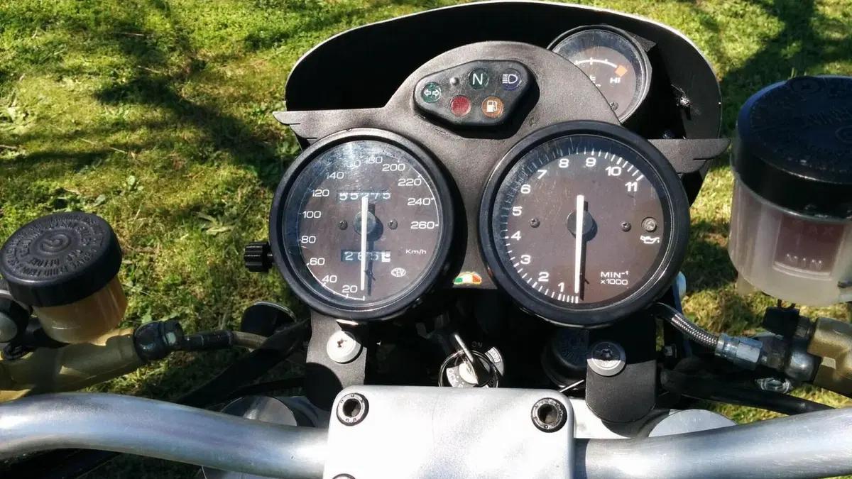 Ducati Sport 750 HF I.E. (2001 - 02)  (3)