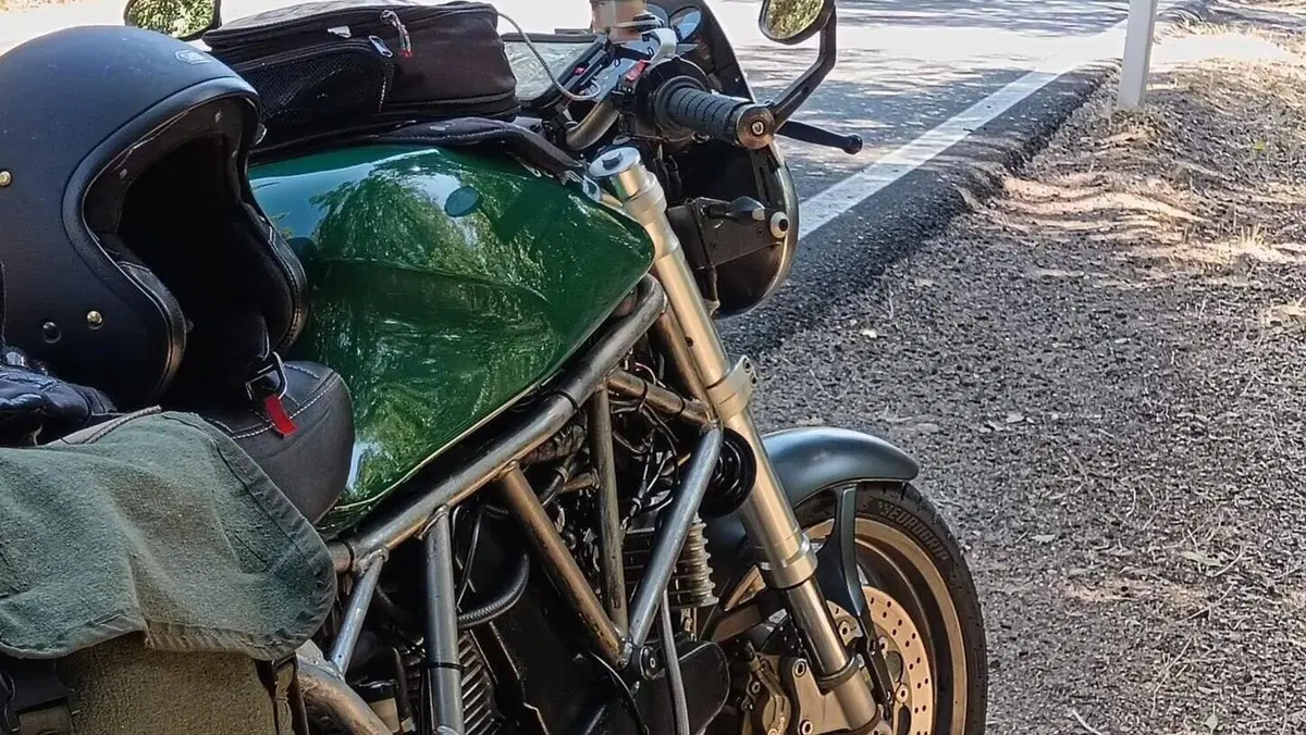 Ducati Sport 750 HF I.E. (2001 - 02)  (10)