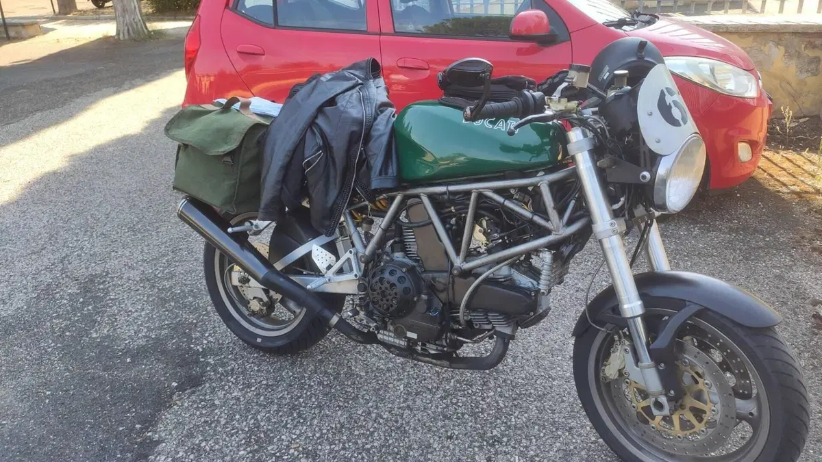 Ducati Sport 750 HF I.E. (2001 - 02)  (12)