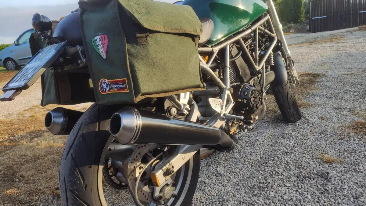 Ducati Sport 750 HF I.E. (2001 - 02)  (14)