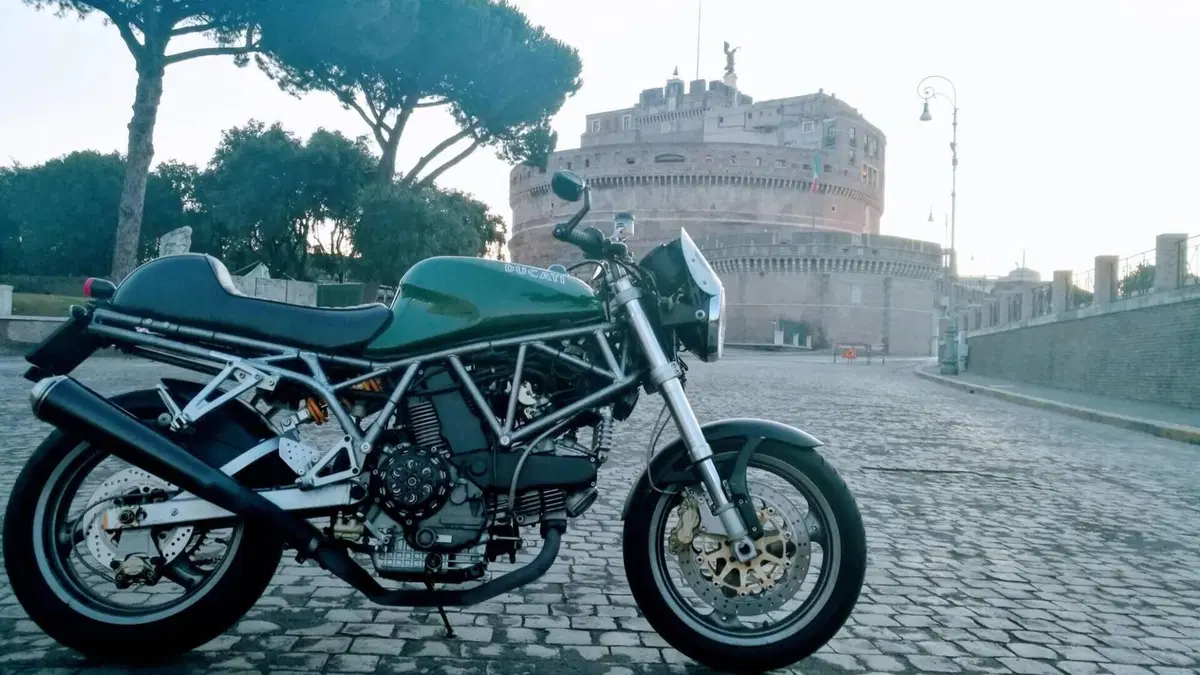 Ducati Sport 750 HF I.E. (2001 - 02) 