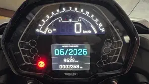 Triumph Street Triple 765 R (2023 - 26)  (2)