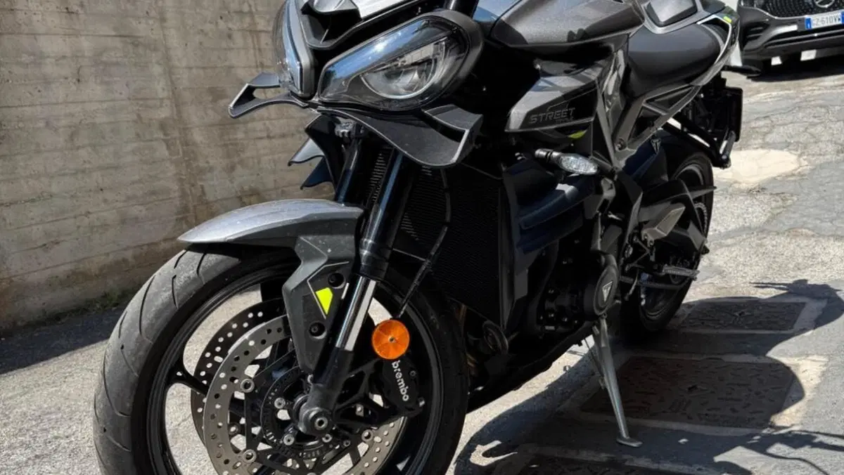 Triumph Street Triple 765 R (2023 - 26)  (5)