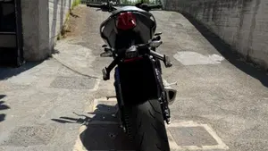 Triumph Street Triple 765 R (2023 - 26)  (6)
