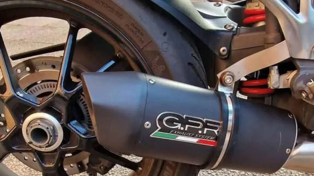 Triumph Speed Triple 1050 ABS (2011 - 15)  (3)