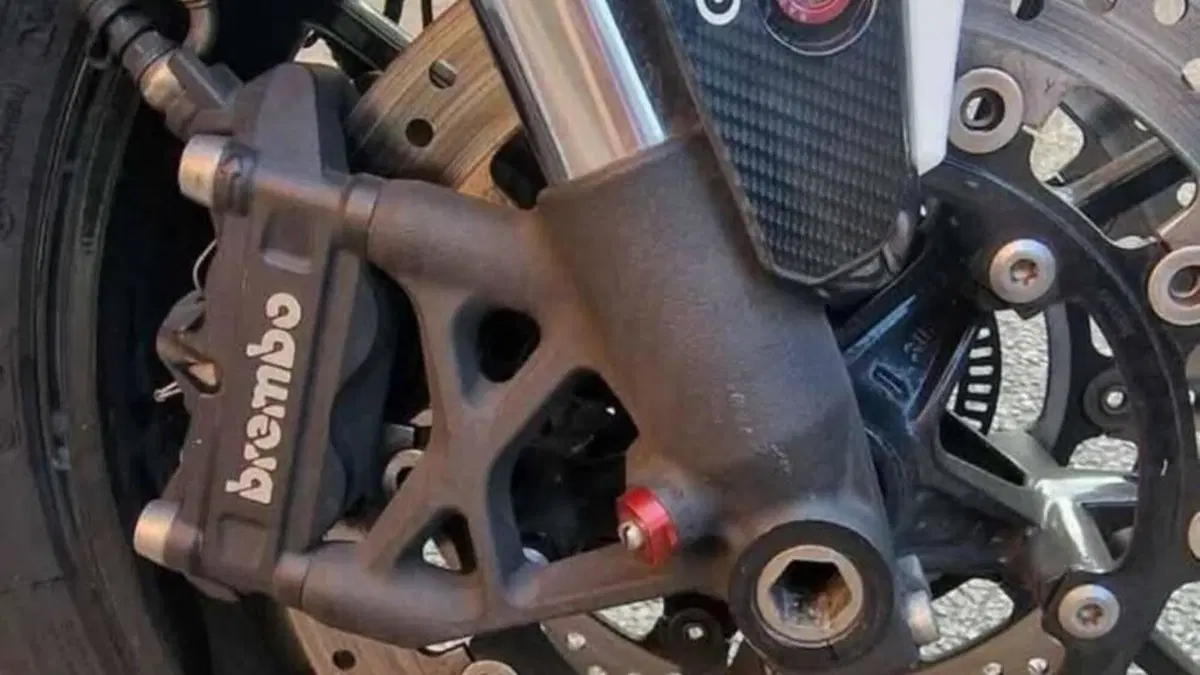 Triumph Speed Triple 1050 ABS (2011 - 15)  (4)