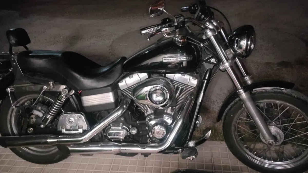 Harley-Davidson 1584 Street Bob (2008 - 15) - FXDB 