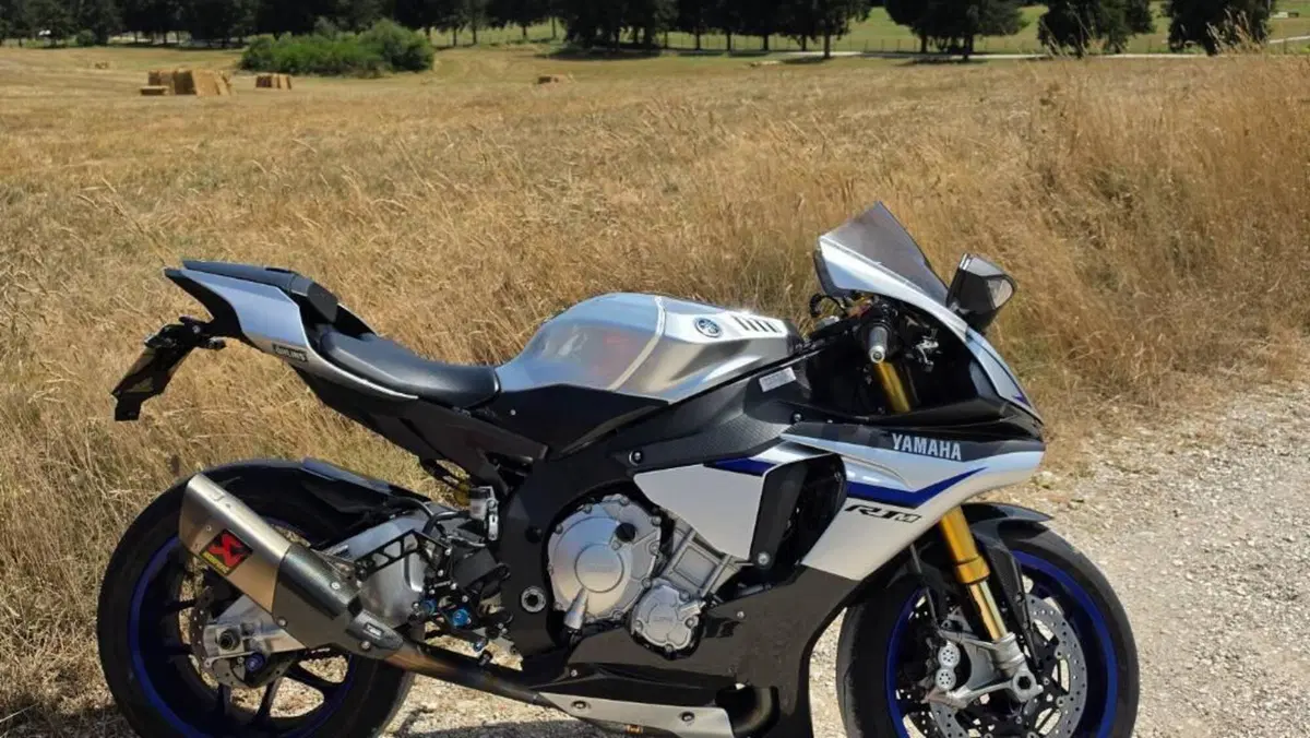 Yamaha YZF R1 M (2015 - 16) 