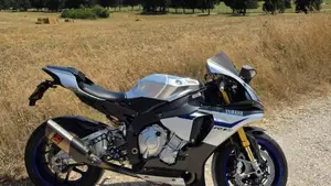 Yamaha YZF R1 M (2015 - 16) 