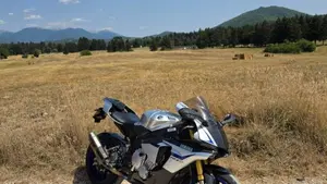 Yamaha YZF R1 M (2015 - 16)  (2)
