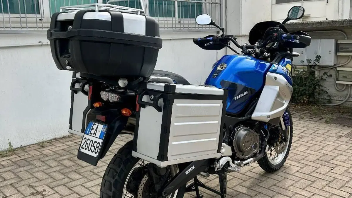 Yamaha XT1200Z Super Ténéré First Edition (2010 - 11)  (3)