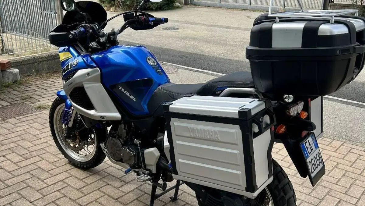 Yamaha XT1200Z Super Ténéré First Edition (2010 - 11)  (6)