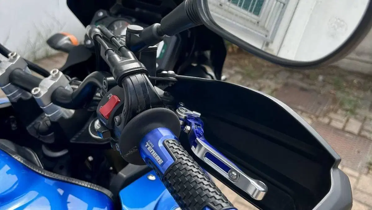 Yamaha XT1200Z Super Ténéré First Edition (2010 - 11)  (13)
