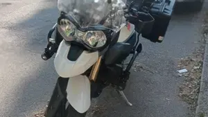 Triumph Tiger 800 ABS (2010 - 14)  (2)