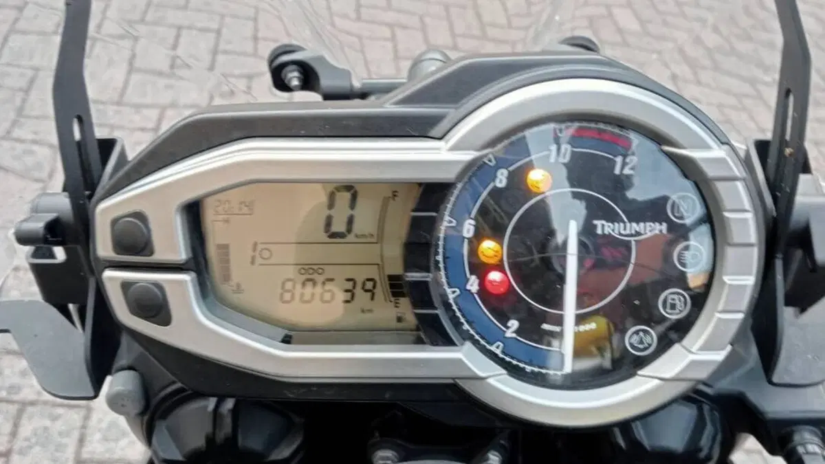 Triumph Tiger 800 ABS (2010 - 14)  (8)