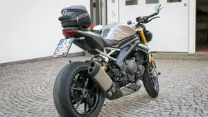 Triumph Speed Triple 1200 RS (2021 - 24)  (3)