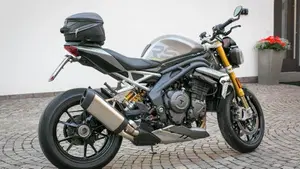 Triumph Speed Triple 1200 RS (2021 - 24)  (4)