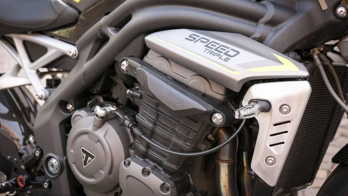 Triumph Speed Triple 1200 RS (2021 - 24)  (8)
