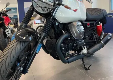 Moto Guzzi V7 Stone Ten (2024 - 25) - Annuncio 10083676