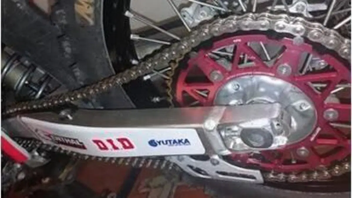 Honda CRF 250R (2021)  (3)