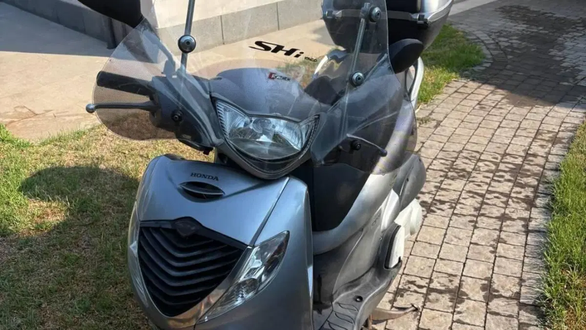 Honda SH 150i (2005 - 08)  (3)