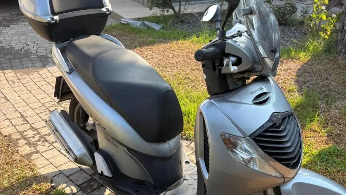 Honda SH 150i (2005 - 08)  (4)