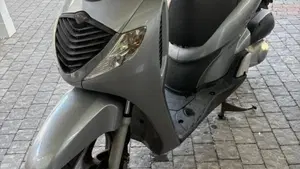 Honda SH 150i (2005 - 08)  (7)