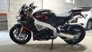 Aprilia Tuono V4 (2021 - 24)  (2)