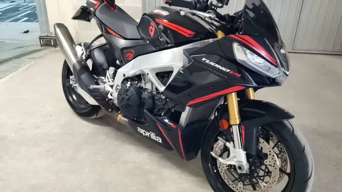 Aprilia Tuono V4 (2021 - 24)  (5)