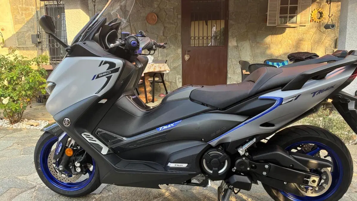 Yamaha T-Max 560 (2020 - 21)  (3)