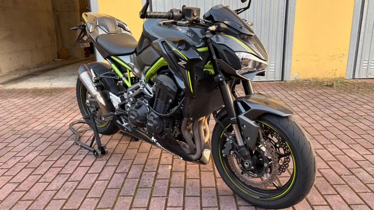 Kawasaki Z 900 (2017 - 18)  (2)