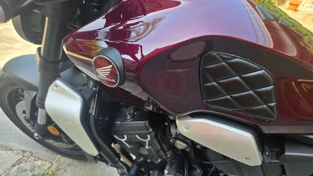 Honda CB 1000 R (2021 - 25)  (4)