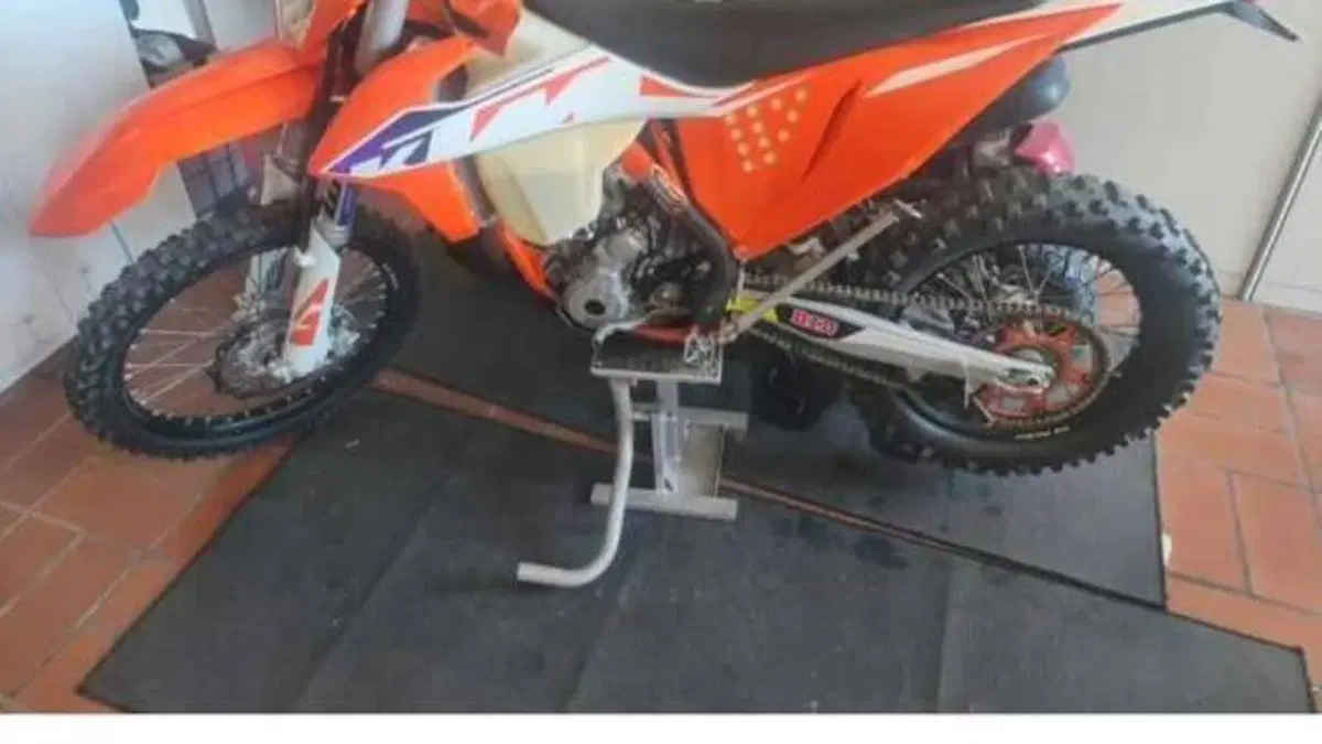 KTM 250 EXC-F (2023) 