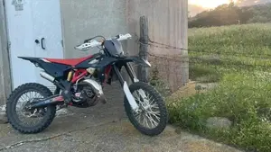 Betamotor RR 125 2T Enduro (2018)  (2)