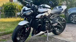 Triumph Street Triple 765 R (2023 - 26) 