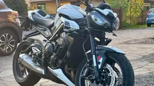Triumph Street Triple 765 R (2023 - 26)  (4)