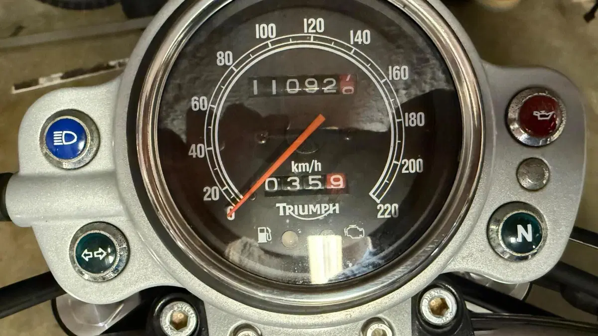 Triumph Scrambler (2006 - 17)  (8)