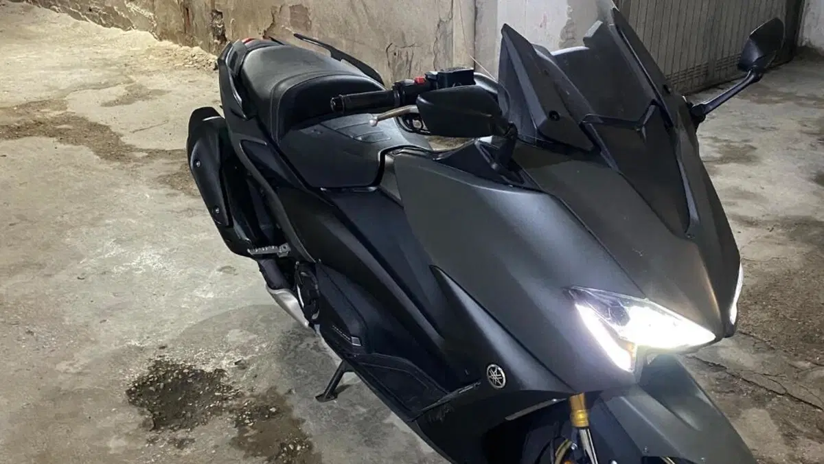 Yamaha T-Max 560 Tech Max (2020)  (3)
