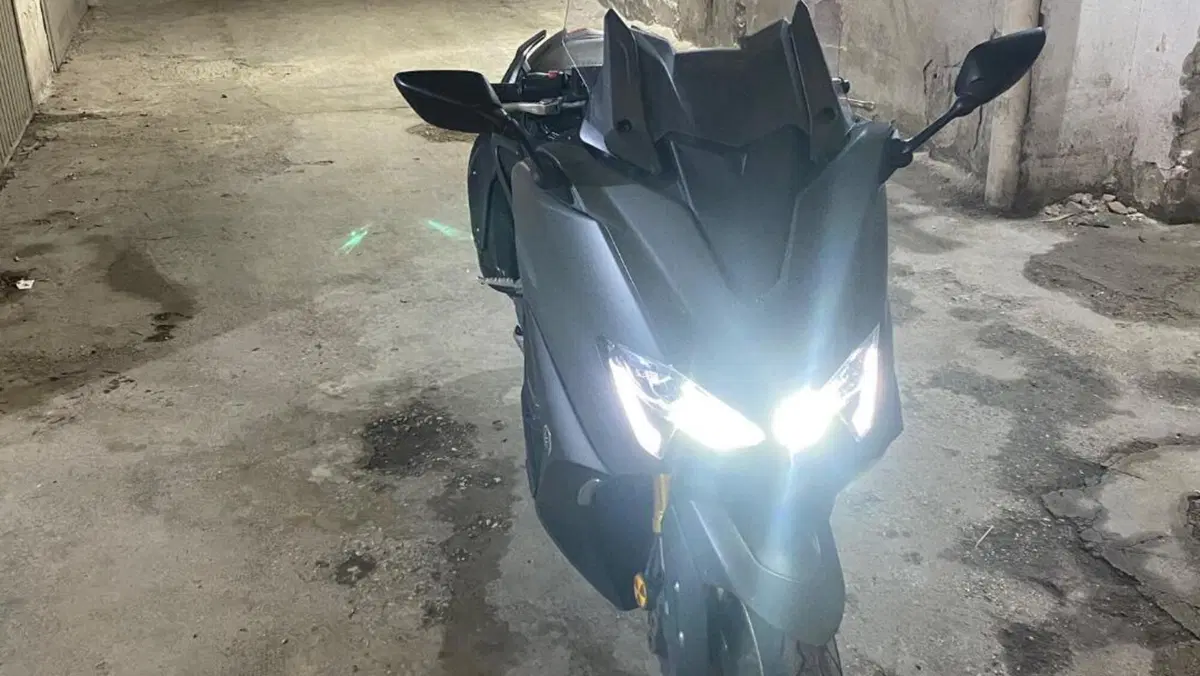 Yamaha T-Max 560 Tech Max (2020)  (4)