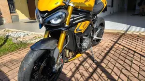 Triumph Speed Triple 1200 RS (2021 - 24)  (3)