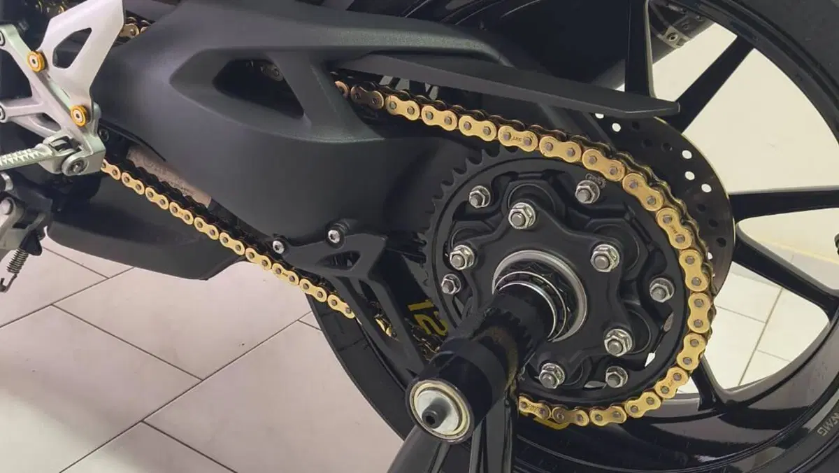 Triumph Speed Triple 1200 RS (2021 - 24)  (8)