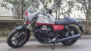 Moto Guzzi V7 Stone Corsa (2023 - 25)  (2)