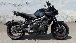 Yamaha MT-09 (2017 - 20)  (2)