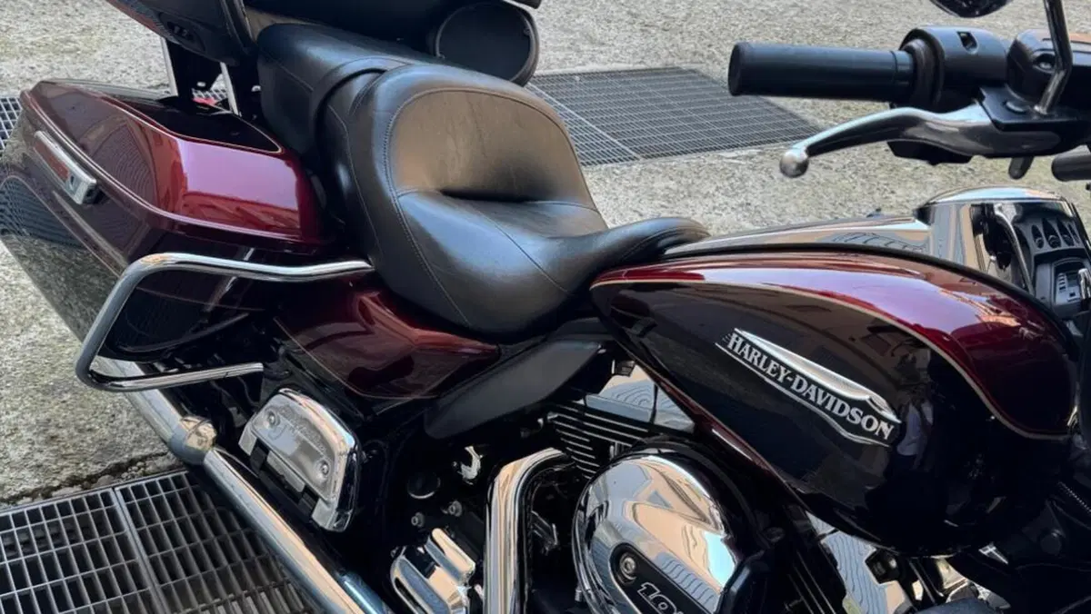 Harley-Davidson 1690 Electra Glide Ultra Classic (2014 - 16) - FLHTCU  (2)