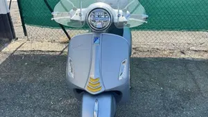 Vespa GTS 300 Supertech Hpe (2021 - 22)  (2)