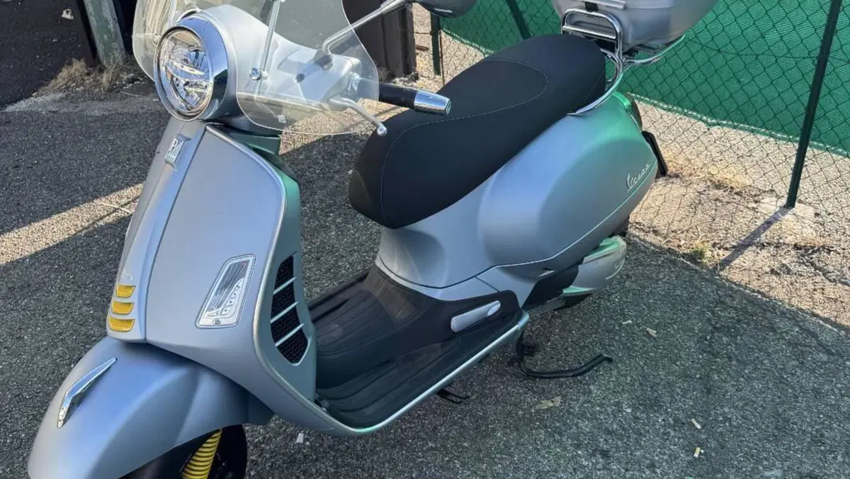 Vespa GTS 300 Supertech Hpe (2021 - 22)  (5)